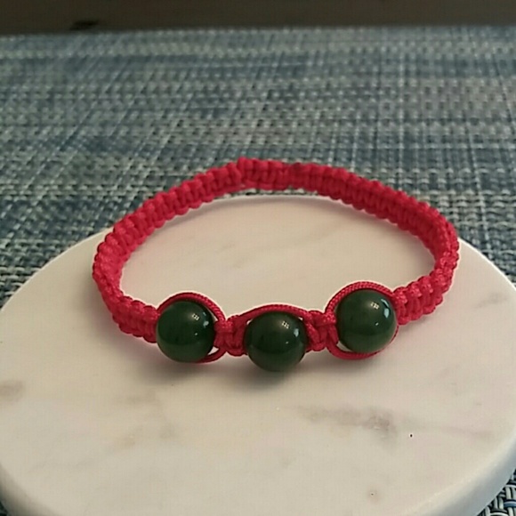 Canadian Nephrite Jade Chinese Red String Bracelet - Picture 8 of 8